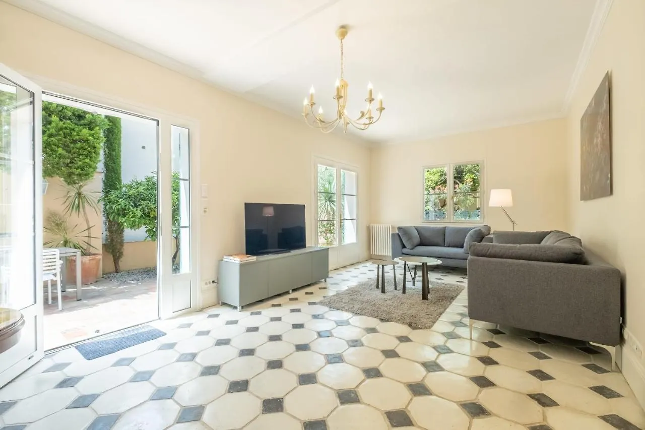 Superb Villa With Swimming Pool & Sauna Cannes