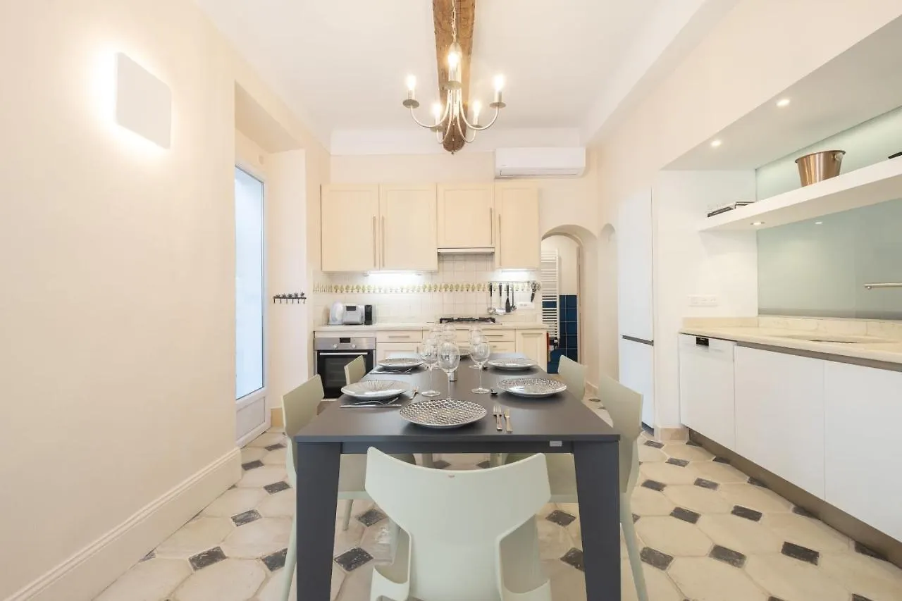 Superb Villa With Swimming Pool & Sauna Cannes